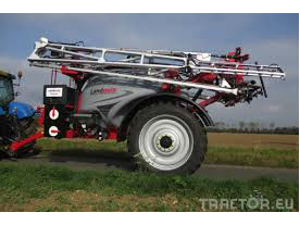 Trailing sprayers